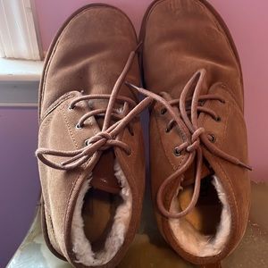 Gently used men size 9 original Ugg.